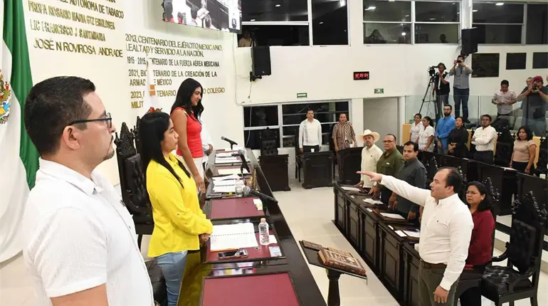 Designan a Edgar Iv&aacute;n Oropeza como nuevo titular del &Oacute;rgano Interno de Control del TET