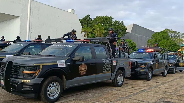 Entregan patrullas y equipamiento para reforzar la seguridad en Tabasco