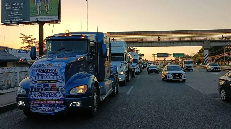 Tras caravana logran transportistas de carga en Tabasco mesas de trabajo con autoridades para revisar sus demandas
