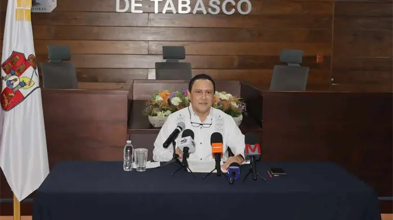 Pide PRD al OSFE que revise contratos del TET, porque no vaya a ser que Oswald Lara sea como Taddei