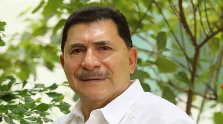 "Perdon&eacute; su traici&oacute;n, pero eso no convierte sus mentiras en verdad" responde Juan Molina a "Cuco" Rovirosa