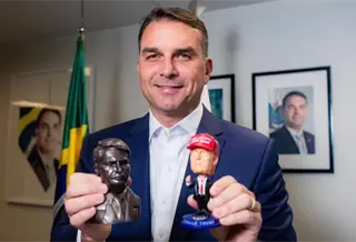Fl&aacute;vio Bolsonaro se declara verdadero presidente electo de Brasil desde EE. UU.
