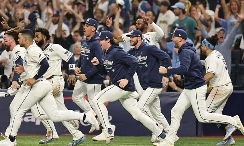Tampa Bay vence en extrainnings a Milwaukee y pone la Serie Mundial 3-1 en favor de Cerveceros