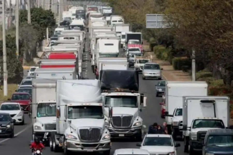Acuerdan transportistas retirar bloqueos tras diálogo con Gobernación Acuerdan transportistas retirar bloqueos tras diálogo con Gobernación