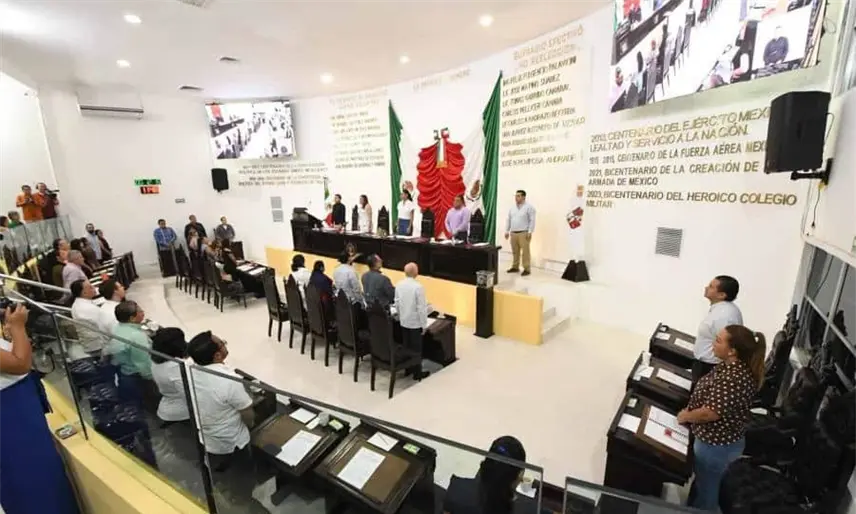 Diputados de Tabasco rinden minuto de silencio y otro de aplausos en memoria de Cuauhtémoc Cárdenas