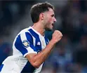 Santiago Gim&eacute;nez anot&oacute; el penal que le dio el pase a semifinales al Porto en la Copa de Liga de Portugal