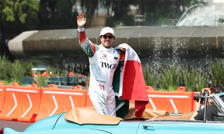 "Checo" Pérez y Cadillac desataron la locura en Paseo de la Reforma con el Show Run 2026, ante más de 100 mil aficionados