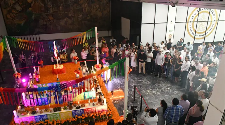 Inauguran Altar del D&iacute;a de Muertos en el Congreso local