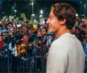 &iexcl;A la mexicana! Sorprenden con serenata a Russell afuera de su hotel en CDMX