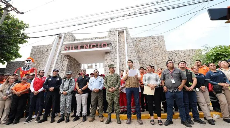 M&aacute;s de 1,200 elementos y 131 veh&iacute;culos, encabezan el Operativo "Panteones Seguros 2026" en Tabasco