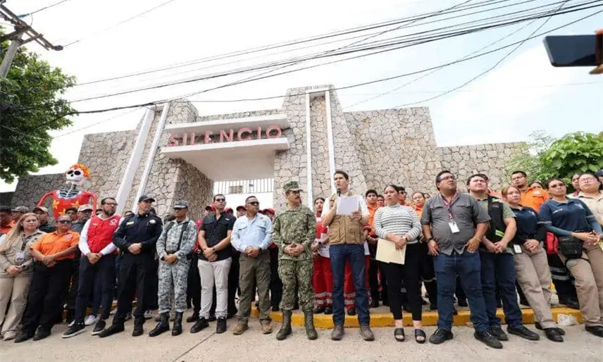 Más de 1,200 elementos y 131 vehículos, encabezan el Operativo "Panteones Seguros 2026" en Tabasco