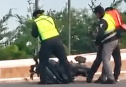 Exhiben presunta agresión de elemento de la PEC a repartidor de DIDI en Villahermosa