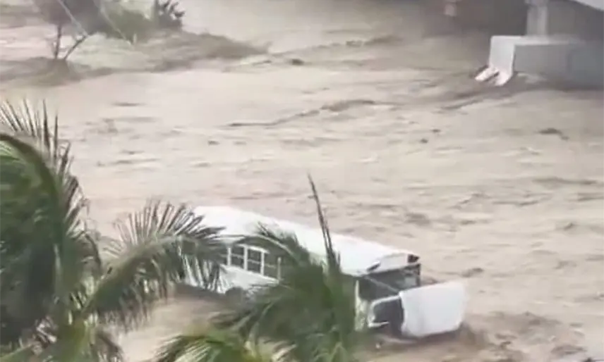 Vance deja inundaciones y crecida de ríos en Los Cabos, BCS