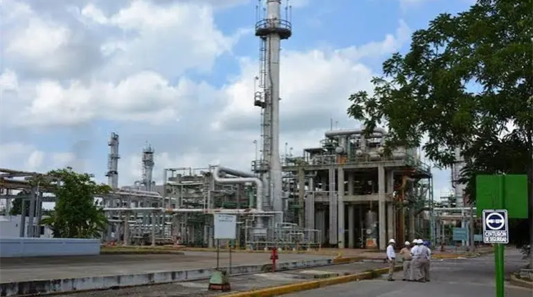 Anuncia Pemex desfogues controlados por mantenimiento de Plantas en Poza Rica